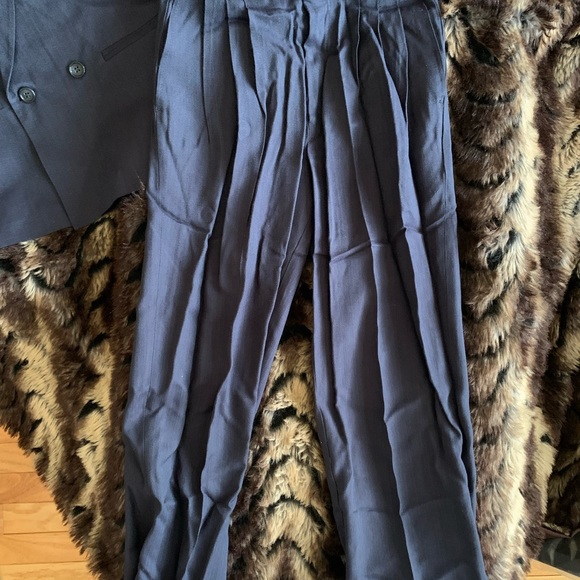 Boys suit - Picture 5 of 5